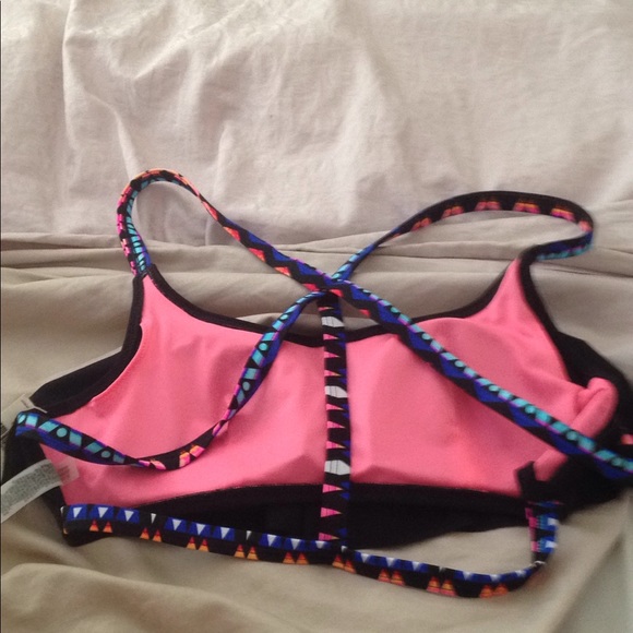 *NWT VS Pink bikini top - Picture 2 of 4
